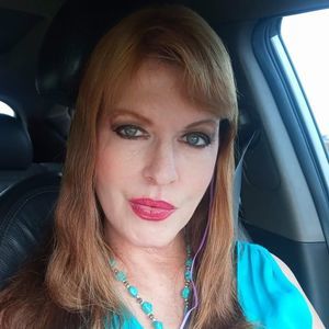 Meet your Posher, Roxanne